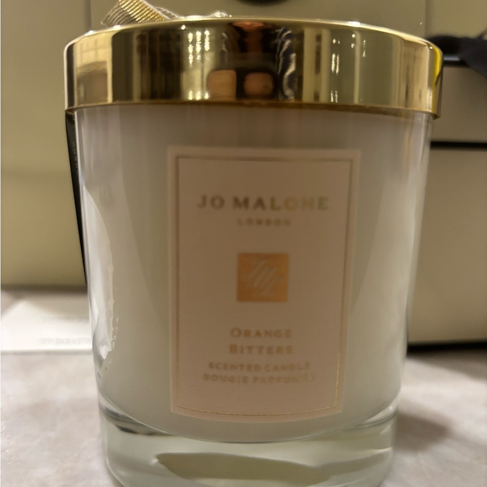 Jo Malone Orange Bitters Candle with Gold Lid. comes with box and ribbon. no bag - Picture 2 of 4